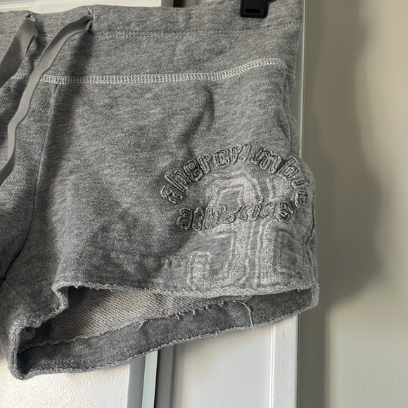 Abercrombie grey shorts - Picture 2 of 5